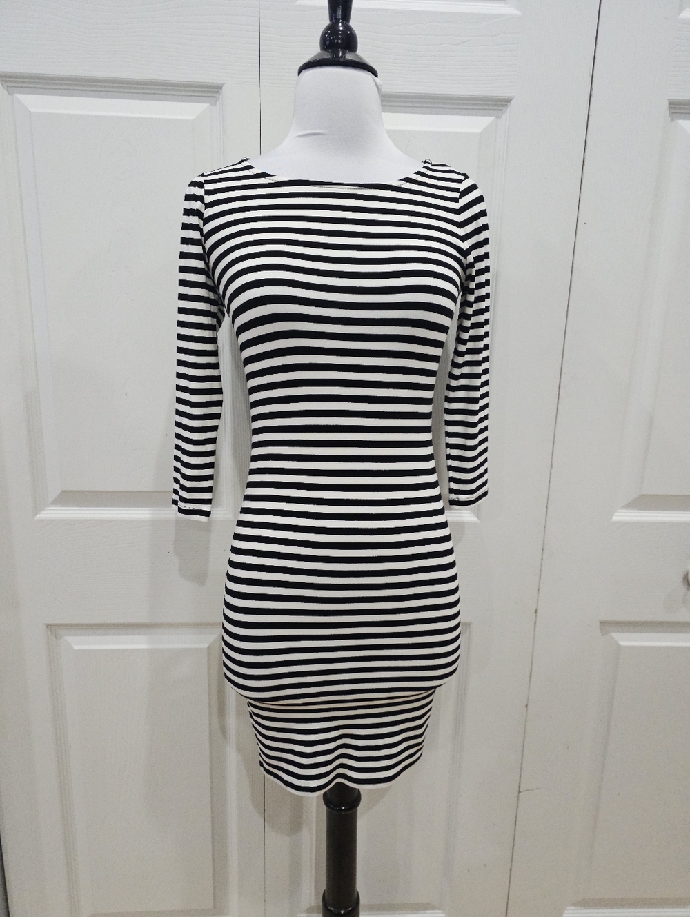 Forever 21 Black & White Striped Bodycon 3/4 Sleeve Basic Stretchy Dress S - Picture 1 of 9
